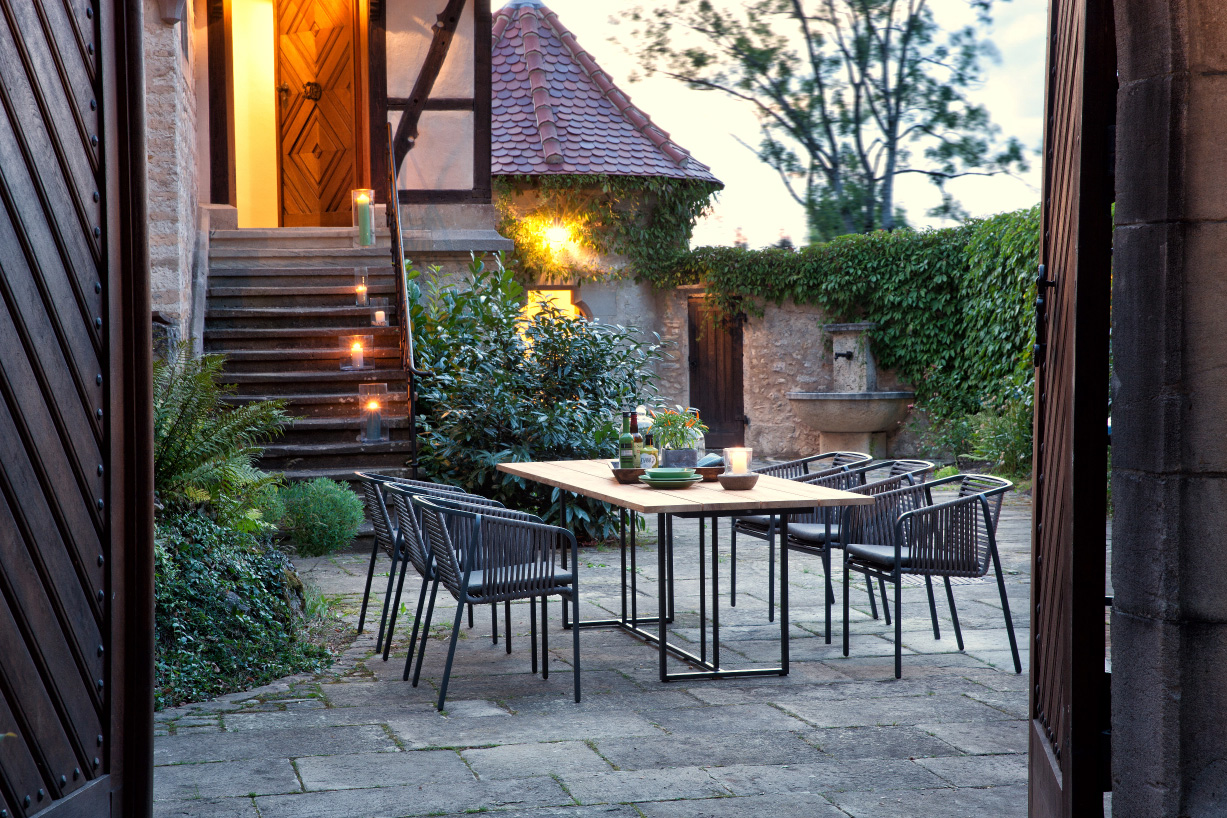 Outdoor Living Rooms – Abend-Dining im historischen Innenhof